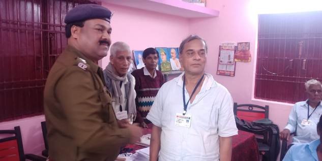 ଗଞ୍ଜାମ ଥାନା ତରଫରୁ ବରିଷ୍ଠ ନାଗରିକ ଙ୍କୁ ପରିଚୟ ପତ୍ର ପ୍ରଦାନ