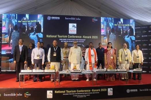 କୋଣ।ର୍କ ସୂଯ୍ୟ ମନ୍ଦିର ପରିଦର୍ଶନ କଲେ ଗୁଜୁର।ଟର ପର୍ଯ୍ୟଟନ ମନ୍ତ୍ରୀ