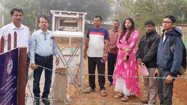 ଛତ୍ରପୁର ଠାରେ ପାଣିପାଗ ଓ ତାପମାତ୍ରା ଆଦ୍ରତ ମାପିବା ଯନ୍ତ୍ର ସ୍ଥାପିତ