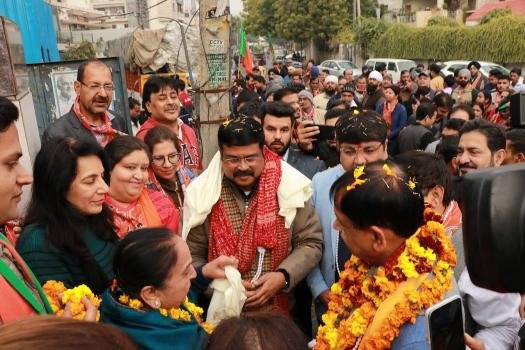 ଦିଲ୍ଲୀରେ କେନ୍ଦ୍ରମନ୍ତ୍ରୀଙ୍କ ମାରାଥନ ନିର୍ବାଚନ ପ୍ରଚାର ଅରାଜକ ତତ୍ୱ ବିରୋଧରେ ଭୋଟ ଦେବେ ଦିଲ୍ଲୀବାସୀ - ଧର୍ମେନ୍ଦ୍ର ପ୍ରଧାନ 