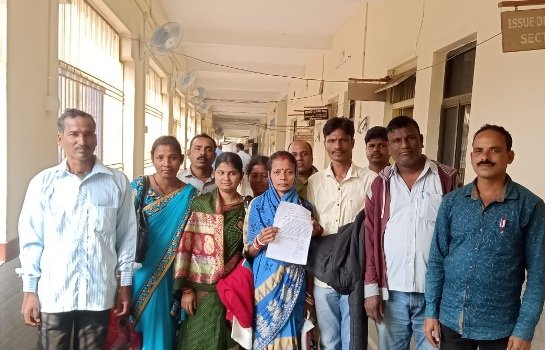 ପଂଚାୟତର ନିଷ୍କ୍ରୀୟତା ପ୍ରତିବାଦରେ ଗାଁ ସାଥୀସଙ୍ଘ ଭେଟିଲା ଜିଲ୍ଲାପାଳଙ୍କୁ