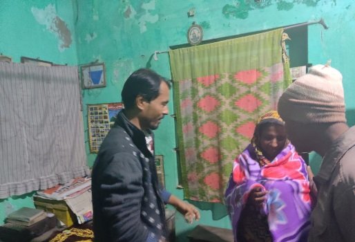 ଇମାମବାଡା ହେଲପ ଡେସ୍କ ପକ୍ଷରୁ ଗରୀବ ଲୋକଙ୍କୁ କମ୍ବଳ ବଂଟନ