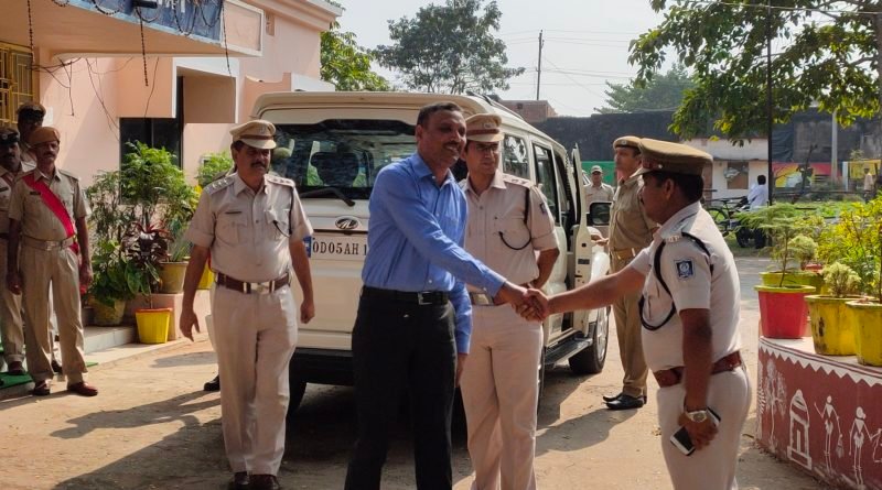 ହିିଞ୍ଜିଳି ଥାନା ପରିଦର୍ଶନ କଲେ ଦକ୍ଷିଣାଂଚଳ ପୋଲିସ ଡ଼ିଆଇଜି