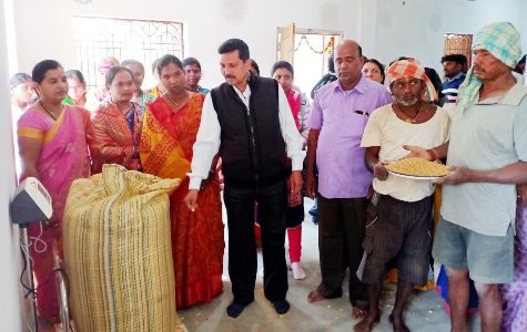  ମହିଳାସ୍ୱୟଂସହାୟିକା ଗୋଷ୍ଠୀ ପକ୍ଷରୁ ଧାନମଣ୍ଡି ଖୋଲିଲା