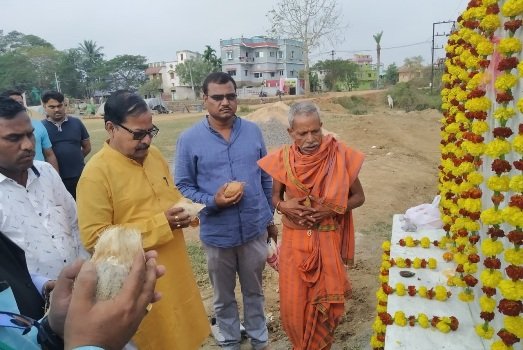 କେନ୍ଦ୍ରାପଡା କଲେଜ ପାଚେରୀ ନିର୍ମାଣ ପାଇଁ ଶିଳାନ୍ୟାସ କଲେ ବିଧାୟକ