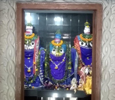 ମକର ଚୁଳ ,ଘୋଡ ଲାଗି ବେଶରେ ଚତୁର୍ଦ୍ଧାମୂରତି 