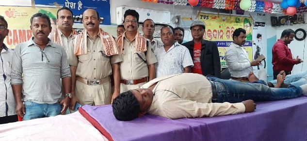 ସମୀର ଟିଭିଏସ ପକ୍ଷରୁ ସ୍ୱେଛାକୃତ ରକ୍ତଦାନ ଶିବିର ଅନୁଷ୍ଠିତ