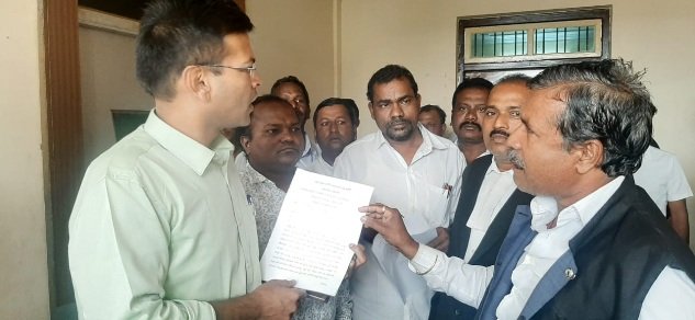 ସ୍ୱାସ୍ଥ୍ୟସେବାରେ ଘୋର ଅଭାବ ନେଇ ମୁଖ୍ୟମନ୍ତ୍ରୀଙ୍କ ଉଦେଶ୍ୟରେ ଦାବିପତ୍ର