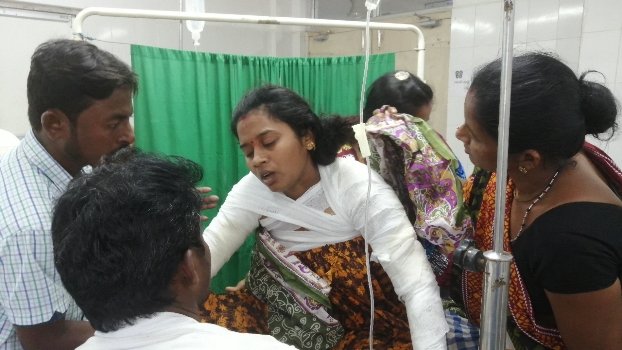ଦୀପ ନିଆଁ ଲାଗି ମହିଳା ଗୁରୁତର