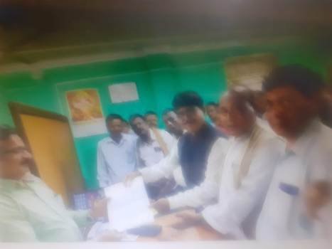 ଅବସରପ୍ରାପ୍ତ ପ୍ରାଥମିକ ଶିକ୍ଷକ ସଙ୍ଘ ପକ୍ଷରୁ ମୁଖ୍ୟମନ୍ତ୍ରୀଙ୍କ ଉଦେଶ୍ୟରେ ଅତିରିକ୍ତ ଜିଲ୍ଲାପାଳଙ୍କୁ ଦାବିପତ୍ର ପ୍ରଦାନ