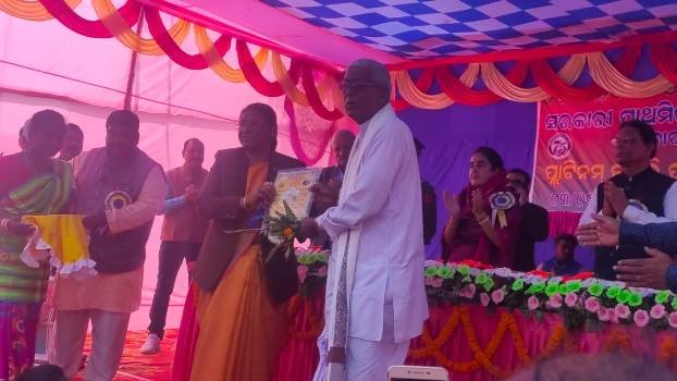 ହାଟବାଦଡା ସରକାରୀ ପ୍ରାଥମିକ ବିଦ୍ୟାଳୟ ପ୍ଲାଟିନମ୍ ଜୁବଲିରେ ଝାଡଖଣ୍ଡ ରାଜ୍ୟପାଳ ଦ୍ରୌପଦୀ ମୁର୍ମୁ