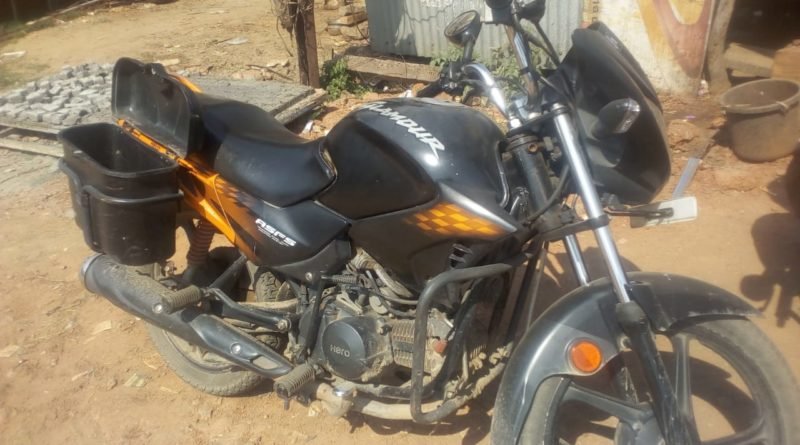 କୁଆଖିଆରେ ବାଇକ ଡ଼ିକି ଭାଙ୍ଗି ଲୁଟିନେଲେ ୧ଲକ୍ଷ ୬୦ହଜାର ଟଙ୍କା