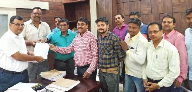 ଓଡିଶା ରାଜସ୍ୱ ଅମଲାସଂଘ ଗଞ୍ଜାମ ଶାଖା ପକ୍ଷରୁ ୪ ଦଫା ଦାବି ସମ୍ବଳିତ ସ୍ମାରକ ପତ୍ର ପ୍ରଦାନ
