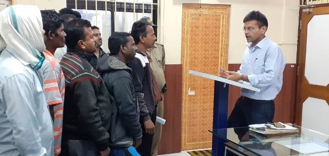 କୃଷି ସମବାୟ ସମିତିରେ ଧାନ ବିକ୍ରୟରେ ସମସ୍ୟା ଜିଲ୍ଲାପାଳଙ୍କୁ ଅଭିଯୋଗ