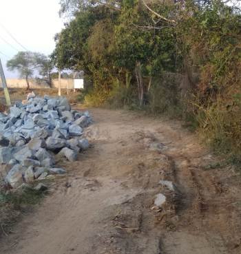 ଠିକାଦାରଙ୍କ ମନୋମୁଖୀ କାର୍ଯ୍ୟ ଯୋଗୁ ଗ୍ରାମ୍ୟ ରାସ୍ତା ଶୋଚନୀୟ