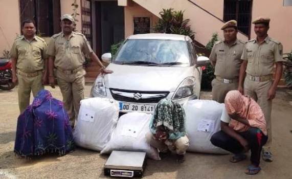 ୧୦ଲକ୍ଷ ଟଙ୍କାର ଗଞ୍ଜେଇ ଚାଲାଣ ବେଳେ ଜବତ,୩ଗିରଫ ।