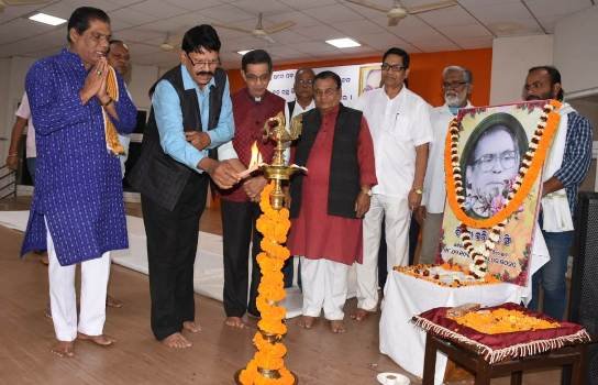 ଆଧୁନିକ ଓଡ଼ିଆ ସାରସ୍ୱତ କ୍ଷେତ୍ରରେ ରବି ସିଂ ହିଁ ଉତ୍ତର କ୍ରାନ୍ତିର ନିର୍ଭୀକ ନନ୍ଦିଘୋଷ