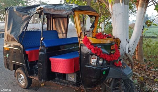 ରାସ୍ତା ପ୍ୱାଶ୍ୱର୍ ଗଛକୁ ଧକ୍କା ଦେଲା ଯାତ୍ରୀବାହୀ ଅଟୋ, ୮ ଆହତ
