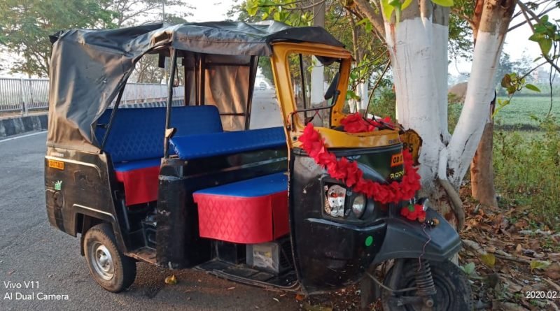 ରାସ୍ତା ପ୍ୱାଶ୍ୱର୍ ଗଛକୁ ଧକ୍କା ଦେଲା ଯାତ୍ରୀବାହୀ ଅଟୋ, ୮ ଆହତ