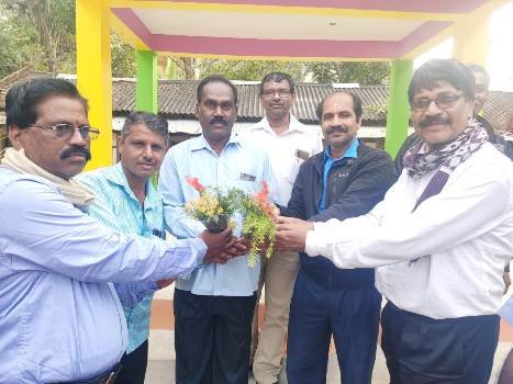 ଅବସର ଦିନରେ ଶିକ୍ଷକଙ୍କୁ ପେନସନ ପେପର ପ୍ରଦାନ