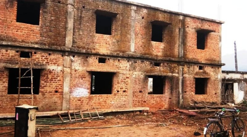 ୪ବର୍ଷ ତଳେ ନିର୍ମିତ ଅନରସିଂ ସ୍କୁଲ ଗୃହ ଅଧପନ୍ତରିଆ ଭାବେ ପଡିରହିଛି