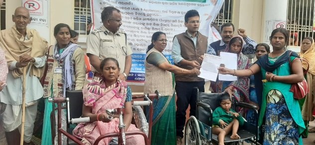 ସାମାଜିକ ସୁରକ୍ଷା ବିଭାଗ ପକ୍ଷରୁ ୩ଜଣଙ୍କୁ ଟ୍ରାଇସାଇକେଲ ଓ ଆଶାବାଡି ପ୍ରଦାନ