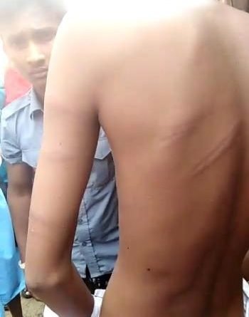 ସଂସ୍କୃତ ପରୀକ୍ଷାରେ ଇଂରାଜୀ ଲେଖିବାରୁ ଛେଚିଲେ ଶିକ୍ଷକ