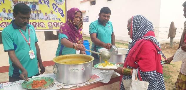 ସେବା ଚାରିଟେବୁଲ ଟ୍ରଷ୍ଟ ପକ୍ଷରୁ ମାଗଣା ଆହାର ପ୍ରଦାନ