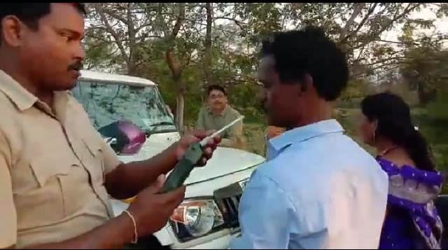 ଆଜି କଳାହାଣ୍ଡି ରେ ସ୍କୁଟି ଚାଳକ ସର୍ବାଧିକ ୧୬୦୦୦ ଚାଲାନ ଭରିଛନ୍ତି।