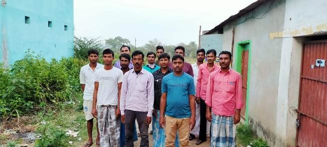 ଲକ୍ ଡାଉନ୍ ପ୍ରଭାବ:ବିଧାୟକଙ୍କ ହସ୍ତକ୍ଷେପ ପରେ ମୋଟରସାଇକଲ୍ ରେ ନିଜ ଘର ପଶ୍ଚିମବଙ୍ଗ ଗଲେ ୧୩ ବୁଲା ବିକାଳୀ