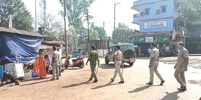 ଫଳ ଦୋକାନ ସୀମାକୁ ନେଇ ବିବାଦ, ପ୍ରଶାସନ ହସ୍ତକ୍ଷେପ ପରେ ଜଣେ ଅଟକ