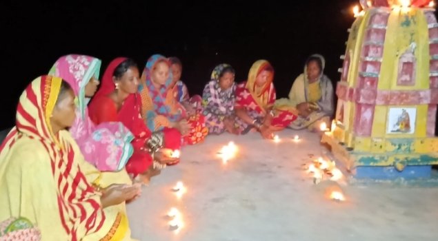 କରୋନା ରୁ ବଞ୍ଚିବା ପାଇଁ ସମୂହ ଦୀପ ଦାନ