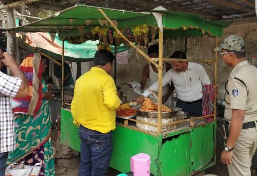 ପଲଥିନ ବ୍ୟବହାର ପାଇଁ ବ୍ୟବସାୟୀ ଦଣ୍ଡିତ