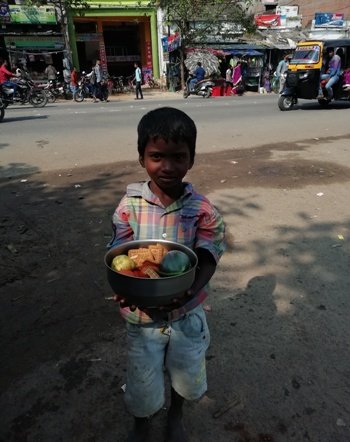 ସର୍ବଶିକ୍ଷା ଅଭିଯାନ ଦିଗହରା ଭିକ୍ଷାବୃତି କରି ଚଳୁଛନ୍ତି କୋମଳମତି ଶିଶୁ