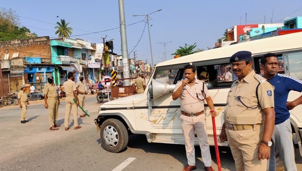 ଲକ୍‌ଡ଼ାଉନର ୨ୟ ଦିବସ : ବଜାର ଶୂନଶାନ୍‌: ଯାନବାହାନ ଚଳାଚଳ ବନ୍ଦ