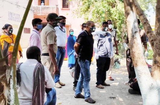 ଉଦ୍ଧାର ଶ୍ରମିକଙ୍କୁ ଚମାଖଣ୍ଡି ଆଦର୍ଶ ବିଦ୍ୟାଳୟକୁ ସ୍ଥାନାନ୍ତର କଲା ପ୍ରଶାସନ