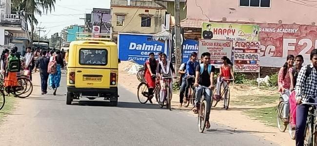 କରୋନା ନିୟମକୁ ଉଲଘଂନ ବେପରୁଆ ଭାବେ ଚାଲିଛି ଘରୋଇ କୋଚିଂ ସେଂଟର