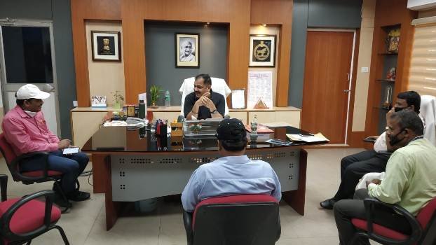 କାର୍ଯ୍ୟରେ ଅବହେଳା ପାଇଁ କାର୍ଯ୍ୟାନୁଷ୍ଠାନ ଗ୍ରହଣ କଲା ଜିଲା ପ୍ରଶାସନ