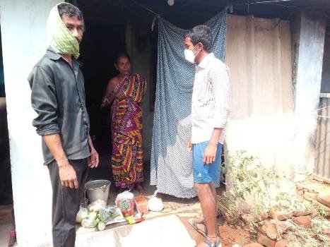 ଅତି ଗରିବଙ୍କୁ ଖାଦ୍ୟ ସାମଗ୍ରୀ ବଣ୍ଟନ