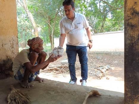 ଅସାହେୟ ଓ ଭିକାରି ଙ୍କୁ ମାଗଣା ଖାଦ୍ୟ ବଣ୍ଟନ