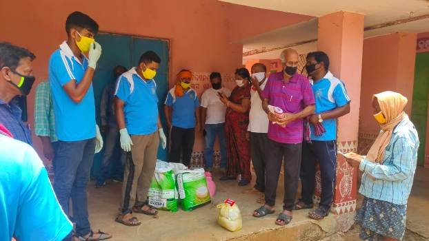 ବାଂଝିଆମା ଗ୍ରାମର ୨୫ ପରିବାରକୁ ନିତ୍ୟାବାଶ୍ୟକ ସାମଗ୍ରୀ ବଣ୍ଟନ