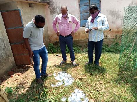 ପୁନାନ୍ଦ ଗ୍ରାମ ସ୍ଥିତ ୟୁଜିଏମଇ ସ୍କୁଲ ରୁ ଦେଶି ମଦ ଜବତ