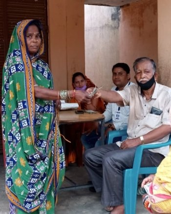 ବୁଗୁଡା ବ୍ଲକରେ ୧୨,୪୦୦ ରୁ ଉର୍ଦ୍ଧ୍ବଙ୍କୁ ଚାରି ମାସର ପେନସନ,୯୦୦ ରୁ ଉର୍ଦ୍ଧ୍ବ ଅନୁପସ୍ଥିତ