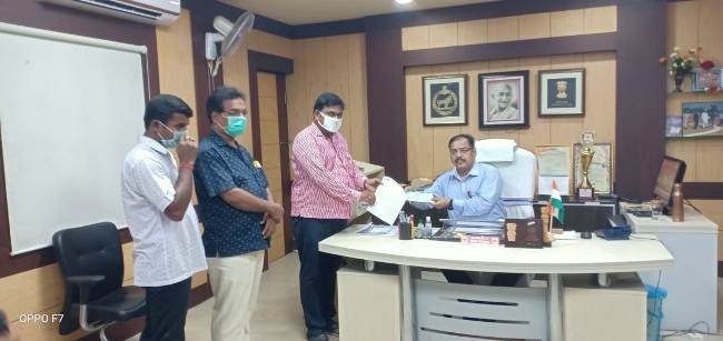 ଚାଳଘର ସାହିତ୍ୟ ସଂସଦ କରୋନା ମୁକାବିଲା ପାଇଁ ଦେଲେ ୫୧ ହଜାର ଟଙ୍କା