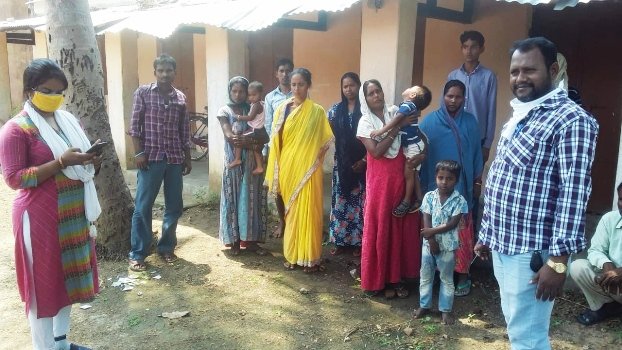 ଛତିଶଗଡ ର ୧୬ ଇଟାଭାଟି ଶ୍ରମିକ ଦିଗପହଣ୍ଡି ରାସ୍ତାକଡ ରୁ ଉଦ୍ଧାର : ତହସିଲଦାର କଲେ ତଦନ୍ତ