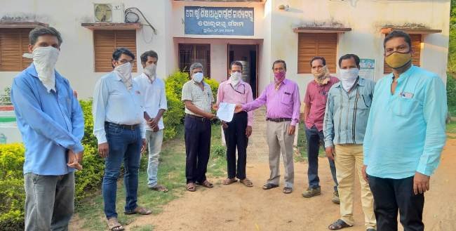 ପୋଲସରା ବ୍ଲକ ଏଲିମେଣ୍ଟାରୀ ଶିକ୍ଷା ବିଭାଗ ପକ୍ଷରୁ ମୁଖ୍ୟମନ୍ତ୍ରୀଙ୍କ ରିଲିଫ ପାଣ୍ଠିକୁ ସହାୟତା
