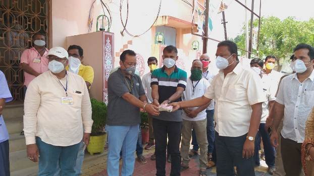 ପୋଲସରା ବ୍ଳକରୁ ମୁଖ୍ୟମନ୍ତ୍ରୀଙ୍କ ରିଲିଫ ପାଣ୍ଠିକୁ ୨ ଲକ୍ଷ ୪୬ ହଜାର ୨୧୦ ଟଙ୍କା ସହାୟତା