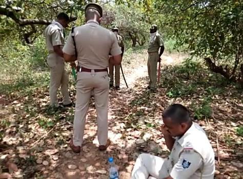 କାଜୁ ଲିଜ୍ ବିବାଦରୁ ବୋମାମାଡ଼