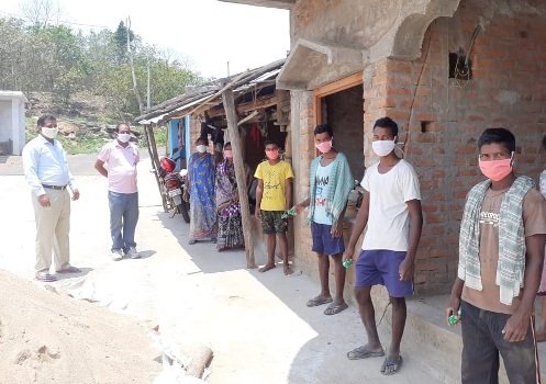 ସୁରକ୍ଷା ଅନୁଷ୍ଠାନ ପାରଳାଖେମୁଣ୍ଡି ତରଫରୁ ମାକ୍ସ, ସାବୁନ ବଣ୍ଟନ