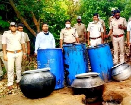 ଲକ୍‌ଡାଉନ୍ ବେଳେ ୧୬ହଜାର ଲିଟର ପୋଚ ଓ ରନ୍ଧା ମଦ ଜବତ